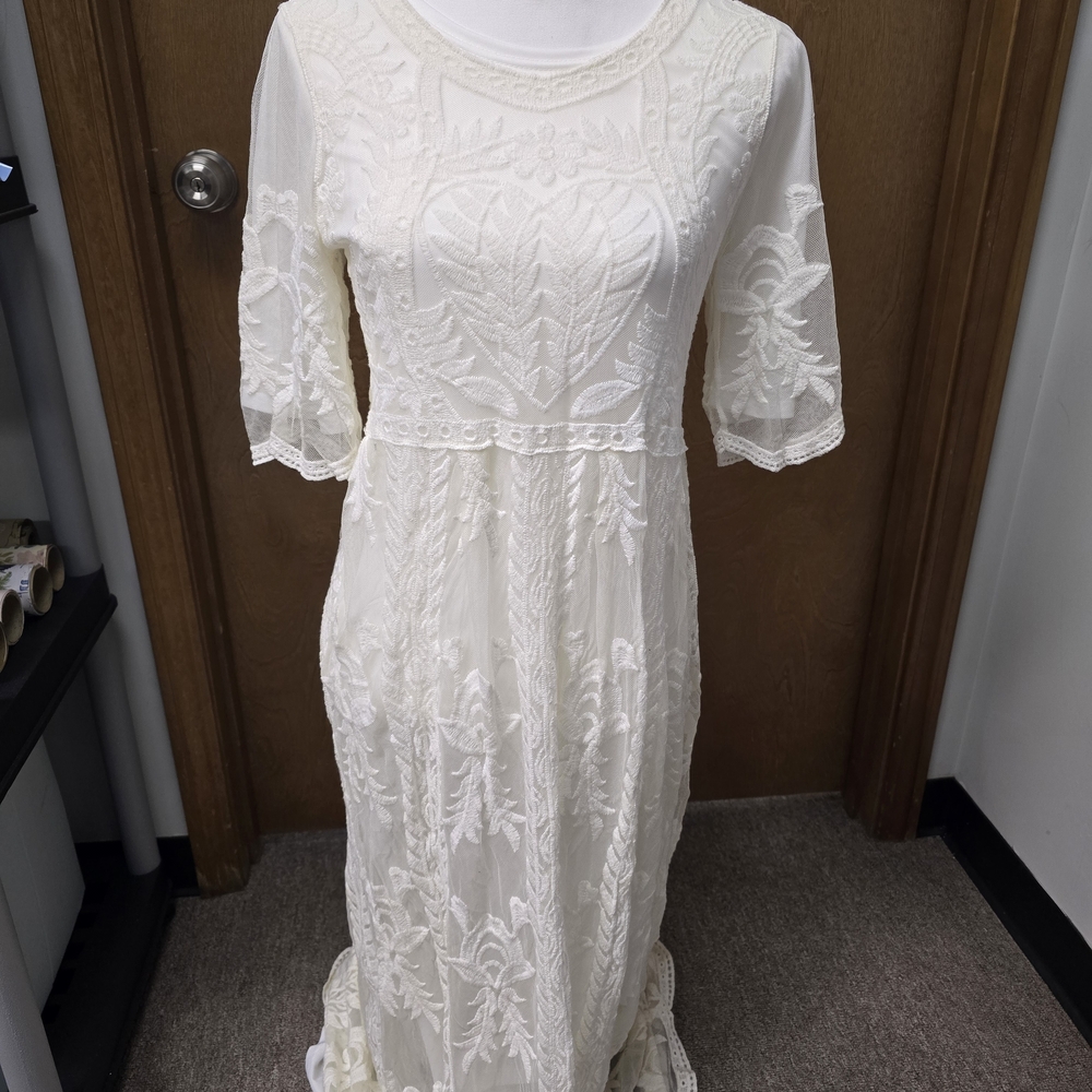 Elegant White Lace Dress